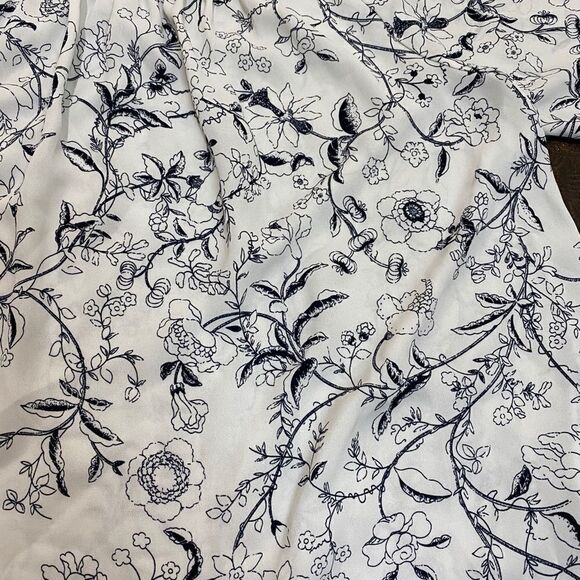 LOFT Sketched Floral Yoke Swing Top - Picture 4 of 7